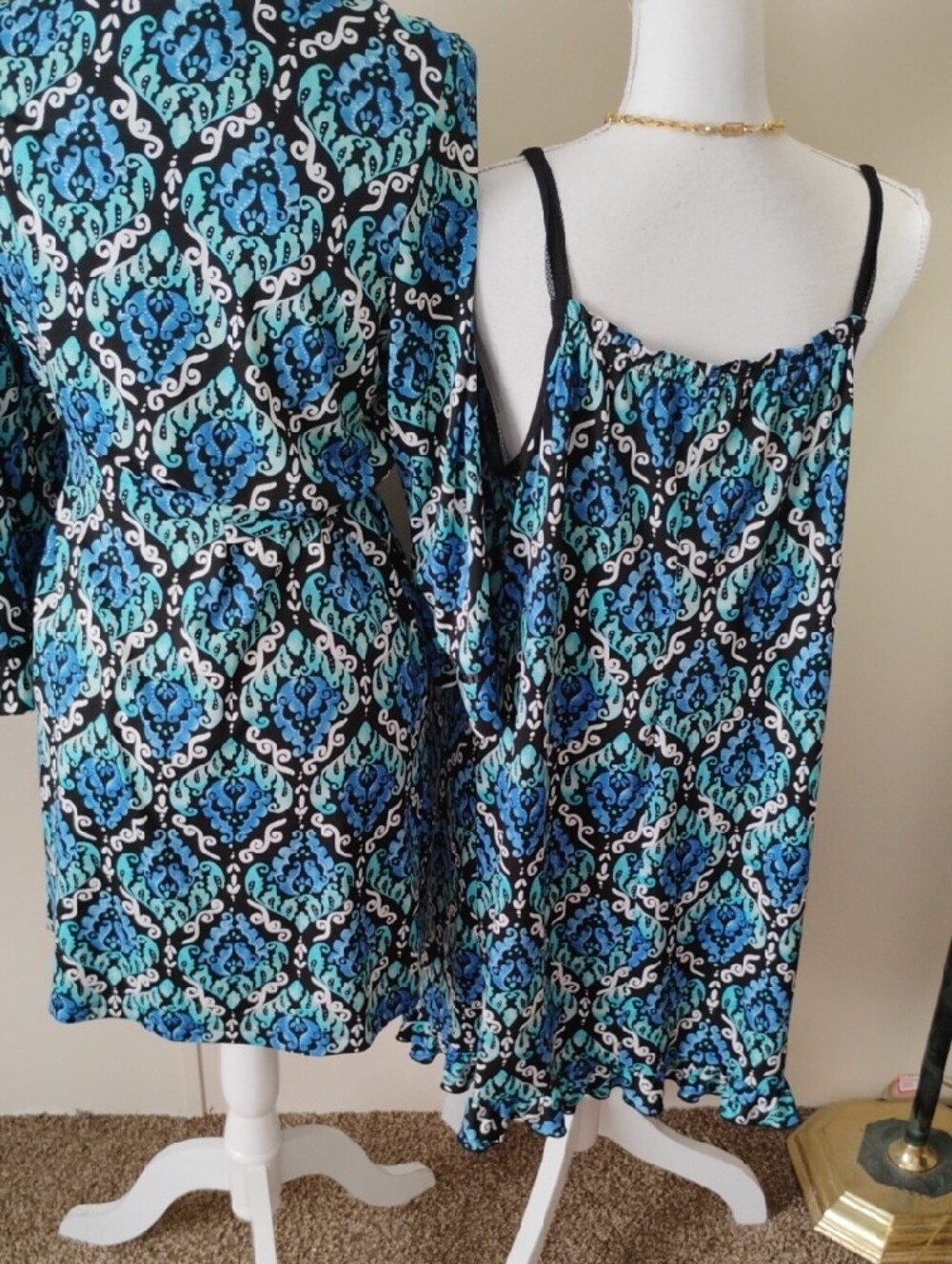 Linea Donatella Nightgown And Robe - Picture 6 of 8